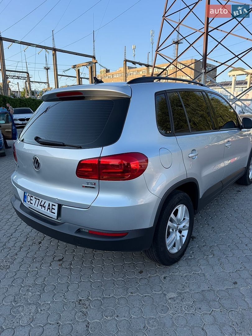 Volkswagen Tiguan 2016 VIN WVGBV7AX0HK021778 фото оголошення 8 з 26