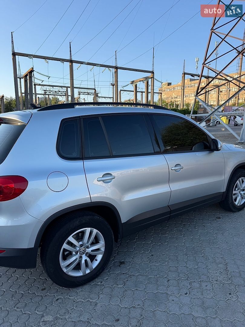 Volkswagen Tiguan 2016 VIN WVGBV7AX0HK021778 фото оголошення 9 з 26