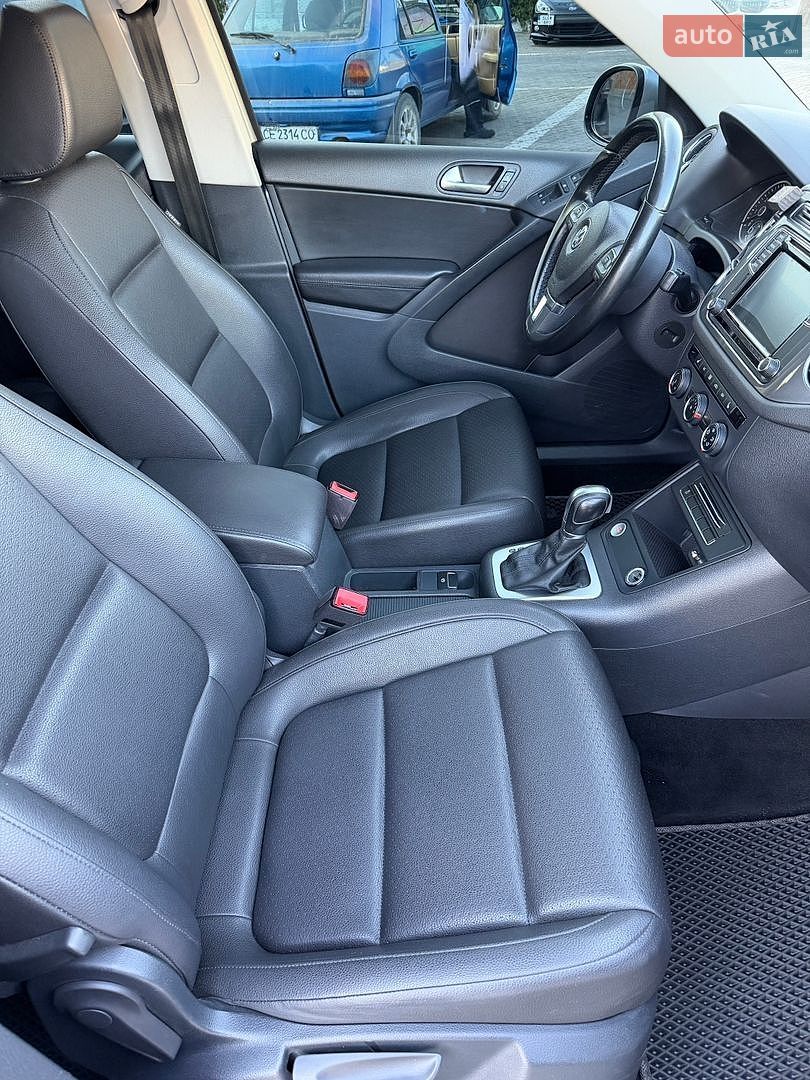 Volkswagen Tiguan 2016 VIN WVGBV7AX0HK021778 фото оголошення 11 з 26