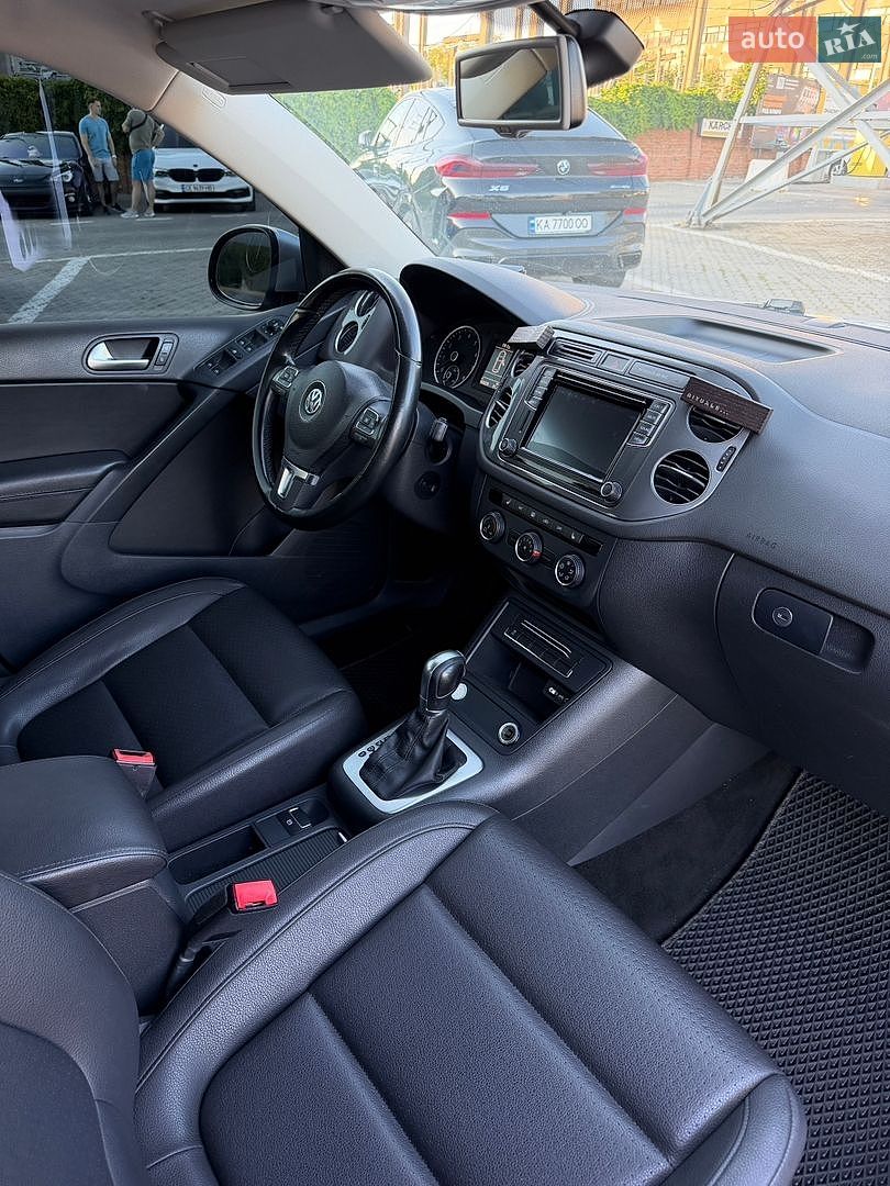 Volkswagen Tiguan 2016 VIN WVGBV7AX0HK021778 фото оголошення 12 з 26
