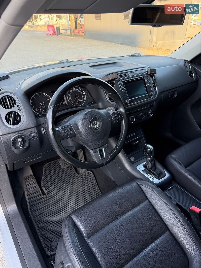 Volkswagen Tiguan 2016 VIN WVGBV7AX0HK021778 фото оголошення 19 з 26