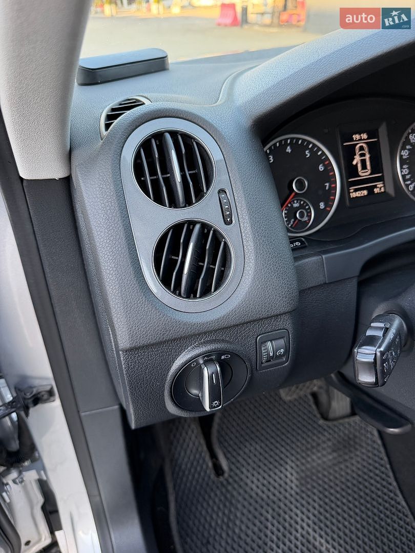 Volkswagen Tiguan 2016 VIN WVGBV7AX0HK021778 фото оголошення 23 з 26