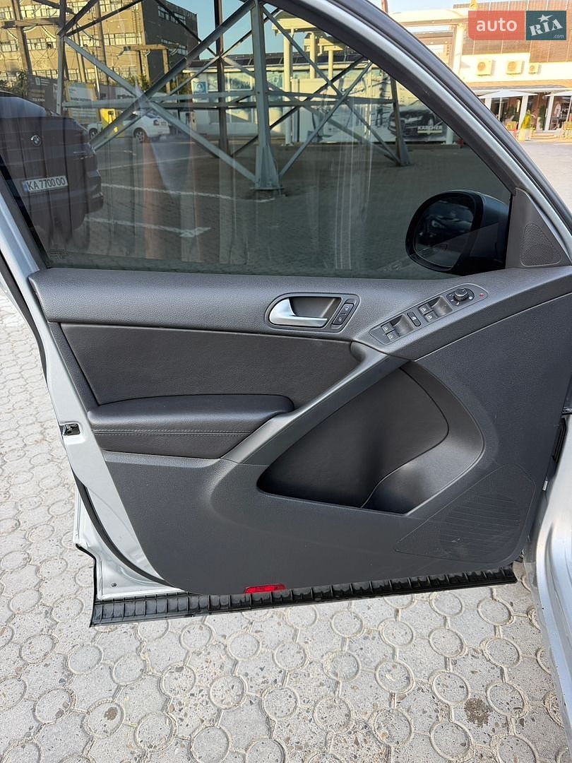 Volkswagen Tiguan 2016 VIN WVGBV7AX0HK021778 фото оголошення 26 з 26