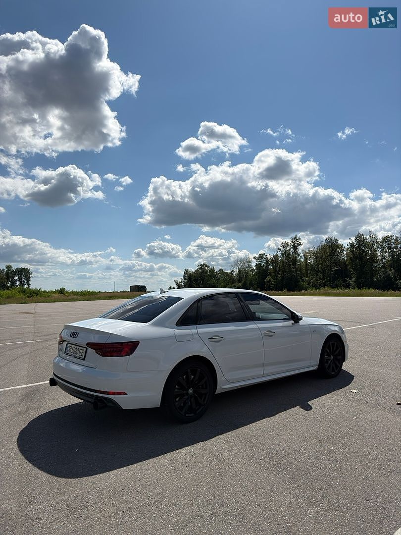 Audi A4 2018 VIN WAUDNAF43JN010039 фото оголошення 6 з 26