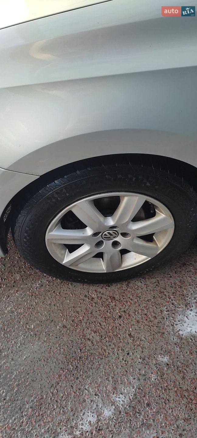 Volkswagen Polo 2011 VIN XW8ZZZ61ZCG011033 фото оголошення 5 з 31