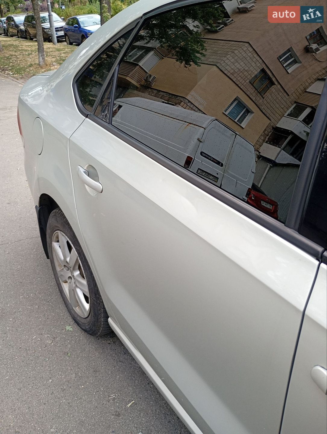 Volkswagen Polo 2011 VIN XW8ZZZ61ZCG011033 фото оголошення 21 з 31