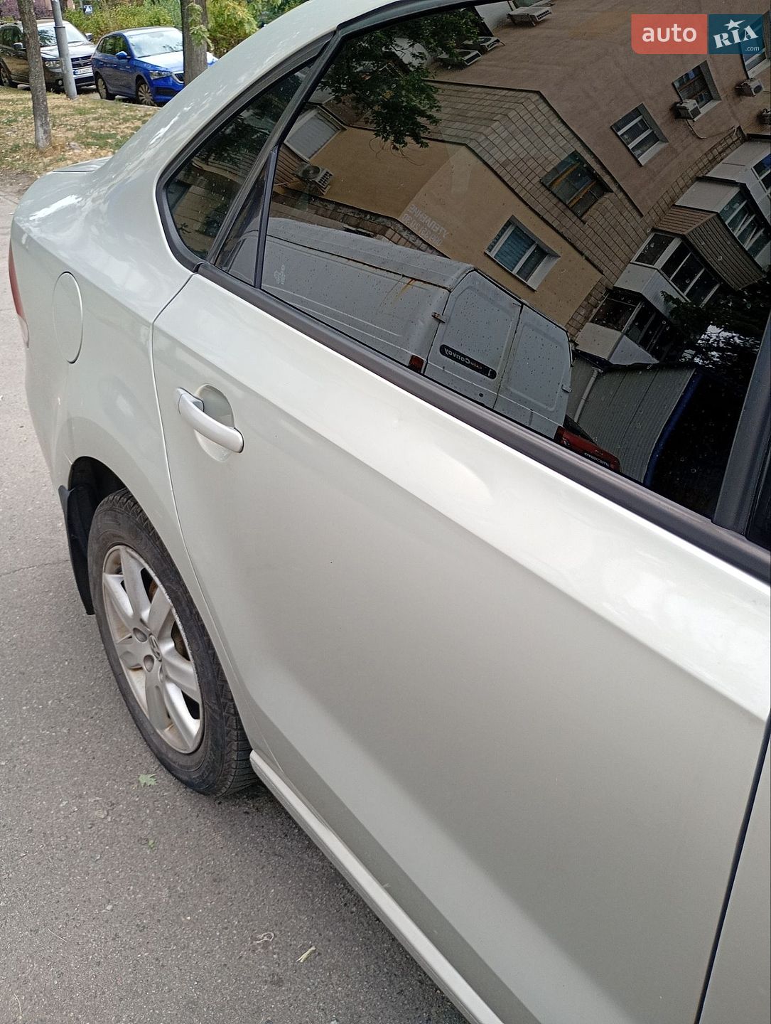 Volkswagen Polo 2011 VIN XW8ZZZ61ZCG011033 фото оголошення 20 з 31