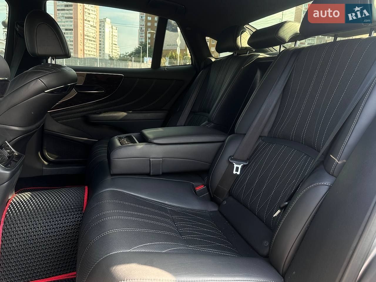 Lexus LS 2018 VIN JTHB51FF1J5003410 фото оголошення 12 з 45