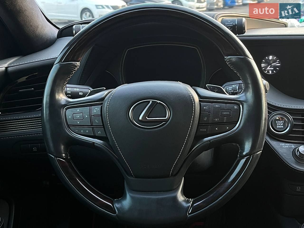 Lexus LS 2018 VIN JTHB51FF1J5003410 фото оголошення 17 з 45