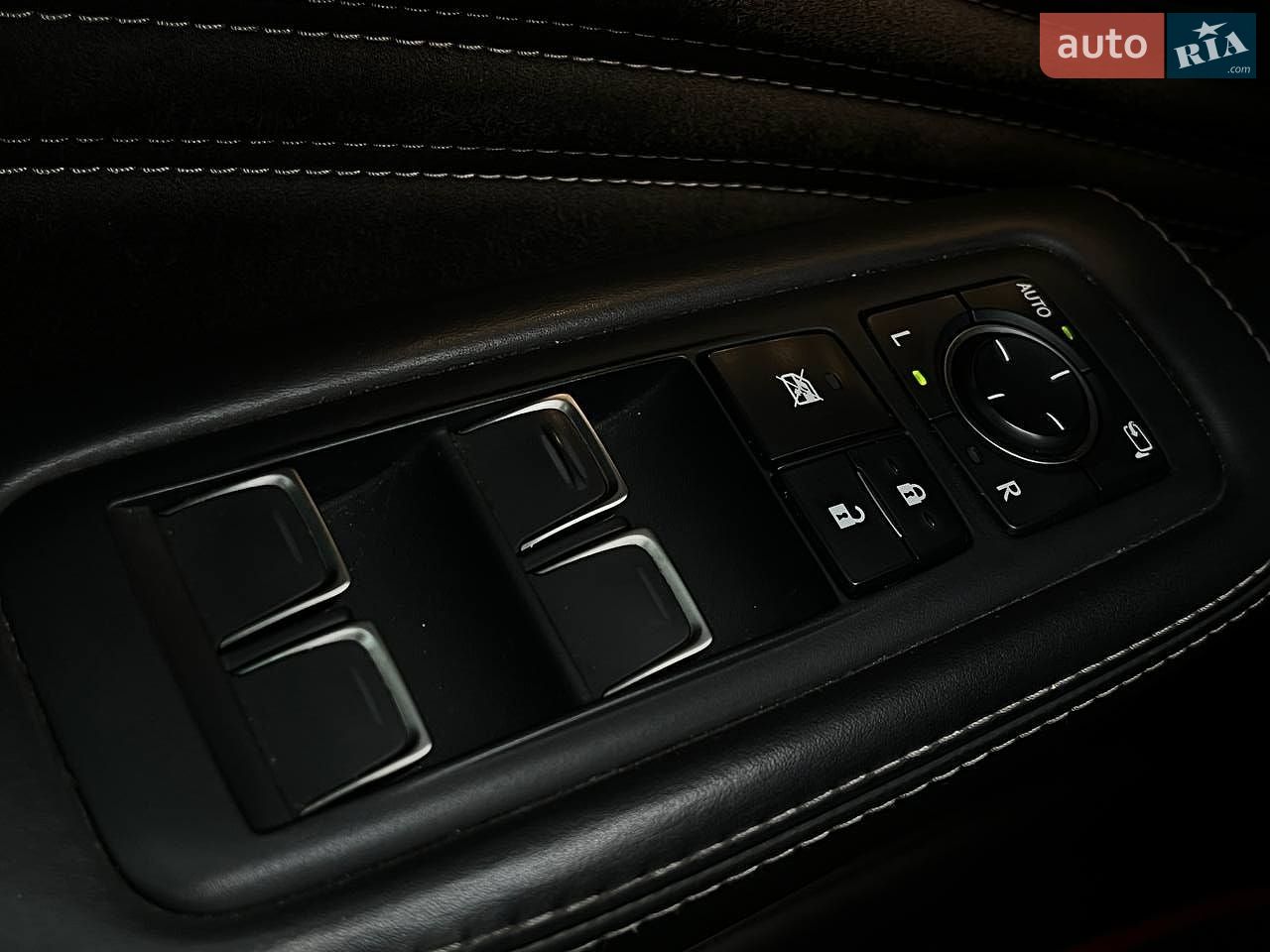 Lexus LS 2018 VIN JTHB51FF1J5003410 фото оголошення 19 з 45