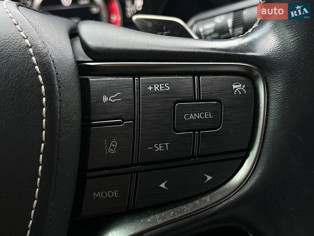 Lexus LS 2018 VIN JTHB51FF1J5003410 фото оголошення 28 з 45