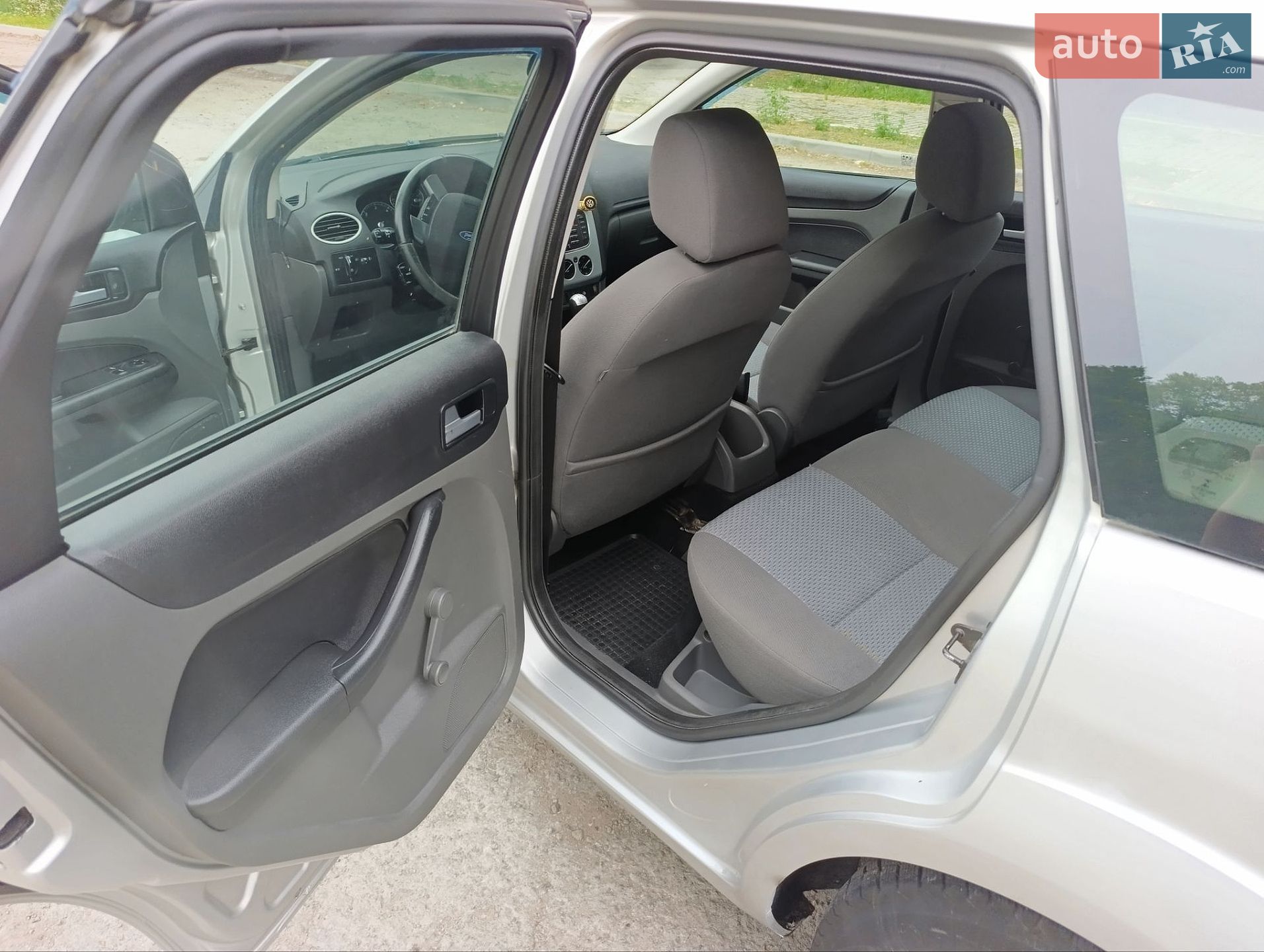 Ford Focus 2007 VIN WF0WXXGCDW7J29933 фото оголошення 9 з 14