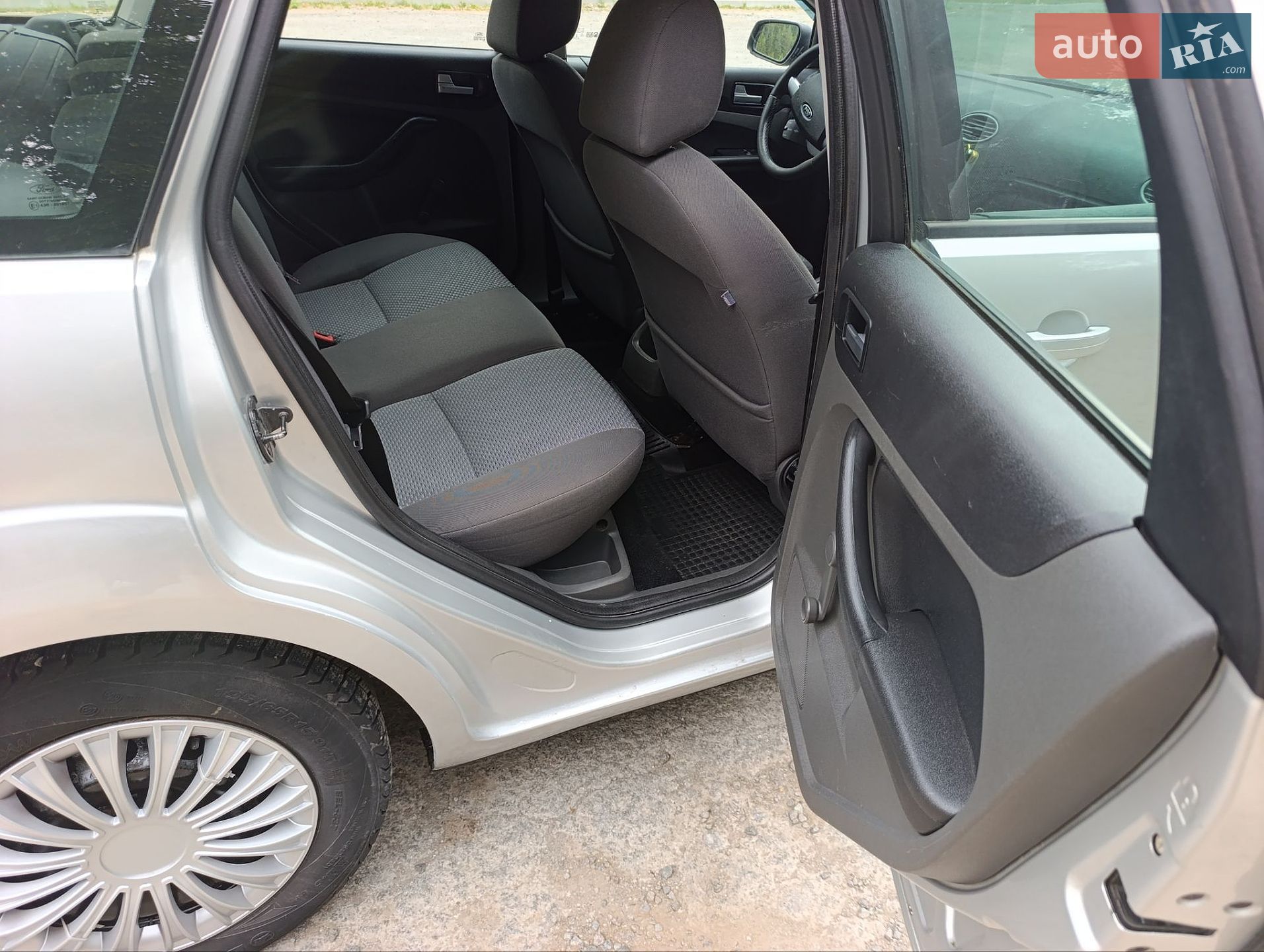Ford Focus 2007 VIN WF0WXXGCDW7J29933 фото оголошення 8 з 14