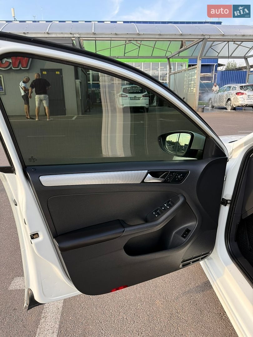 Volkswagen Jetta 2016 VIN WVWZZZ16ZGM016099 фото оголошення 8 з 22