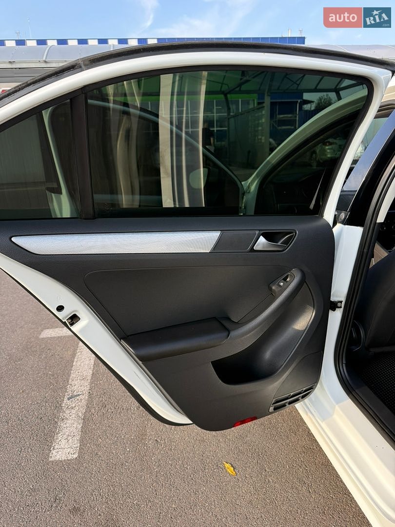 Volkswagen Jetta 2016 VIN WVWZZZ16ZGM016099 фото оголошення 10 з 22