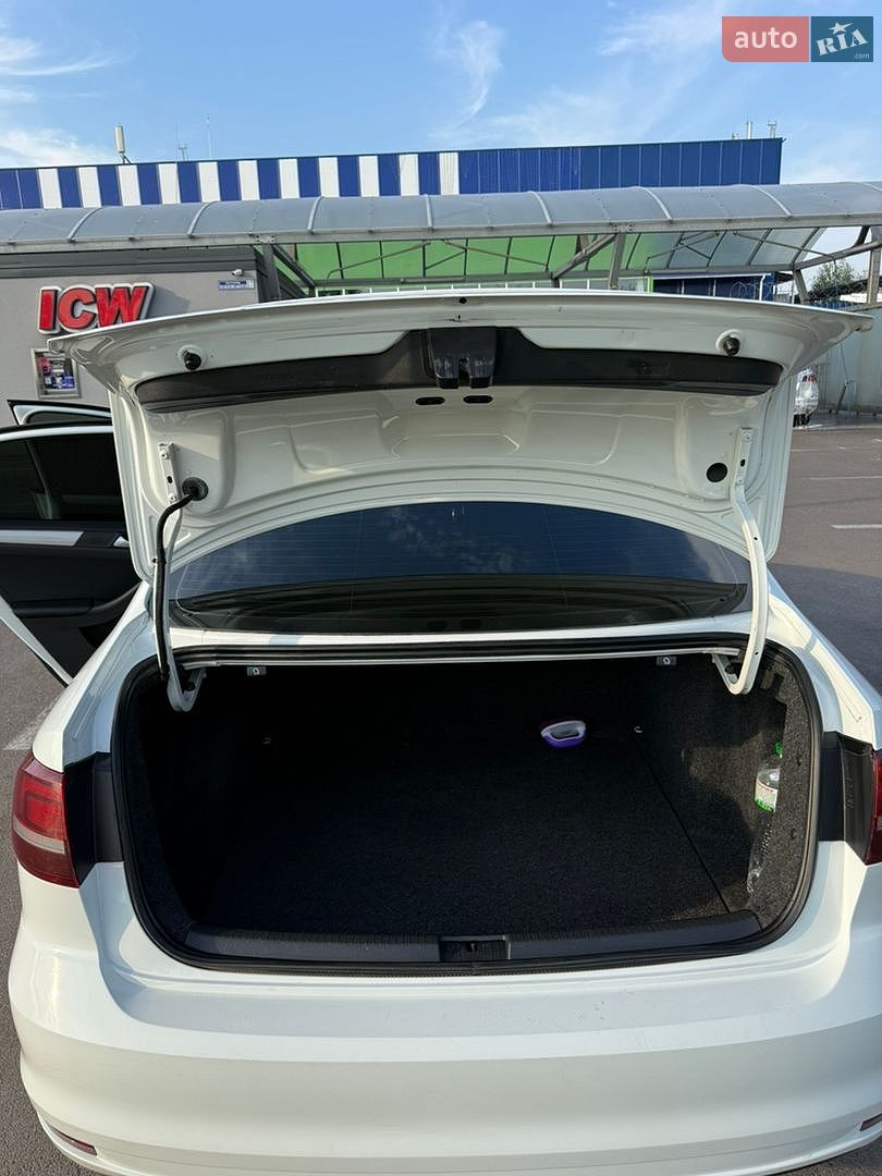 Volkswagen Jetta 2016 VIN WVWZZZ16ZGM016099 фото оголошення 12 з 22