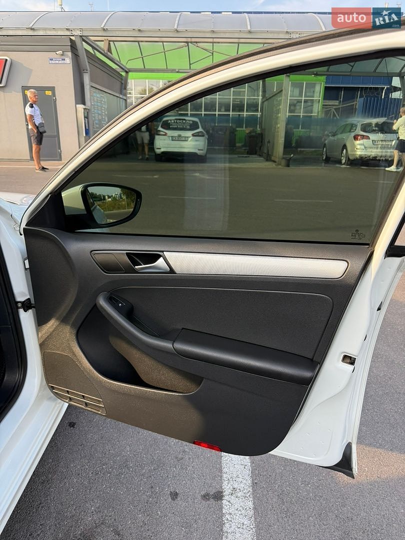 Volkswagen Jetta 2016 VIN WVWZZZ16ZGM016099 фото оголошення 15 з 22