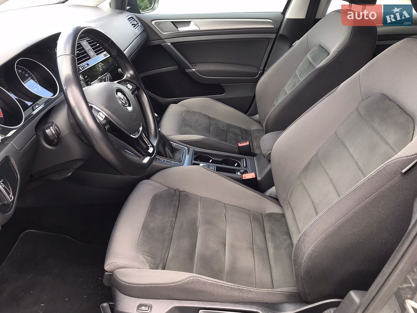 Volkswagen Golf 2020 VIN WVWZZZAUZLP553300 фото оголошення 15 з 29