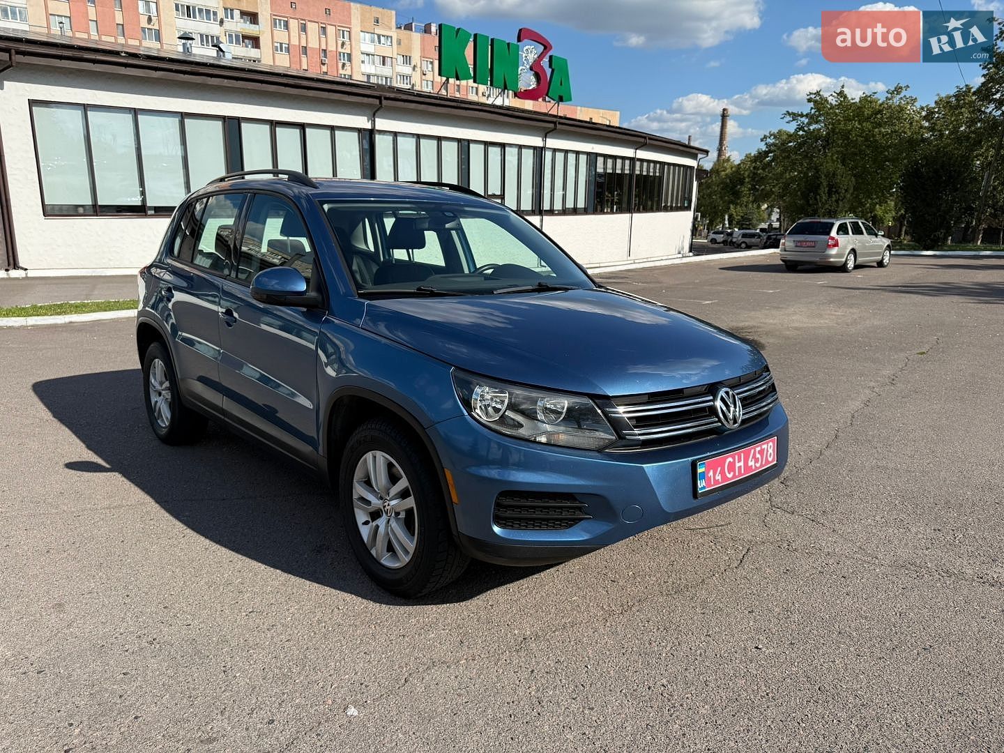 Volkswagen Tiguan 2017 VIN WVGBV7AX5HK010484 фото оголошення 2 з 21