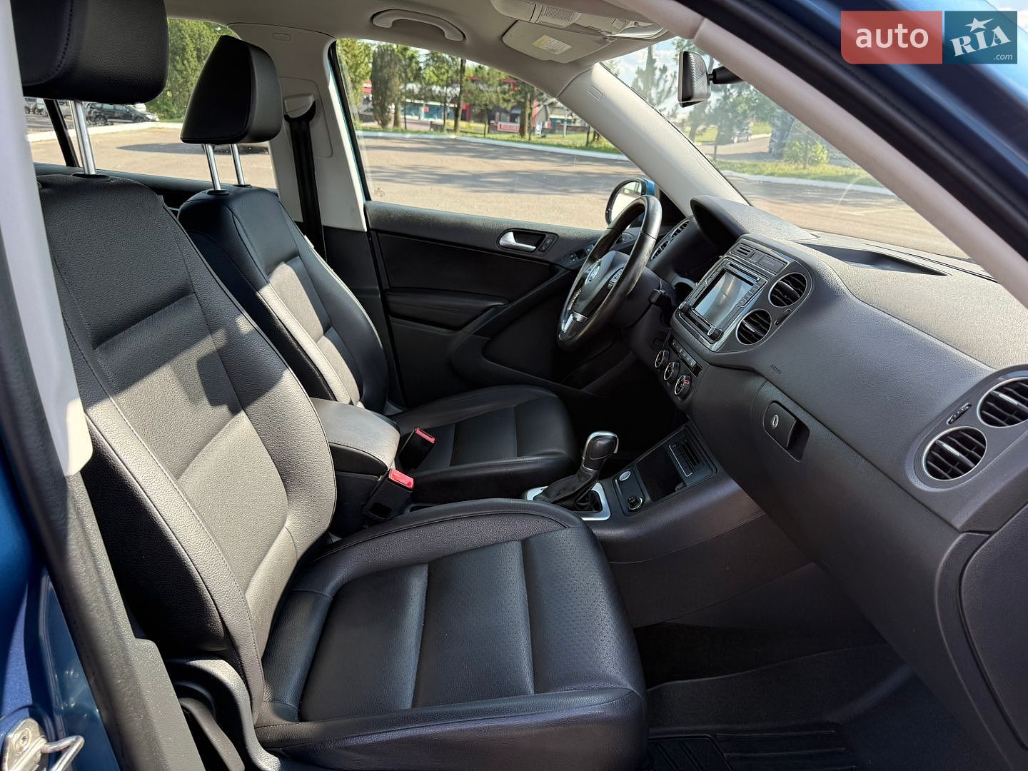 Volkswagen Tiguan 2017 VIN WVGBV7AX5HK010484 фото оголошення 7 з 21