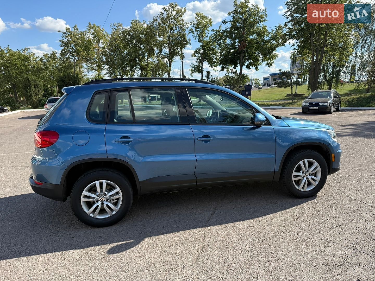 Volkswagen Tiguan 2017 VIN WVGBV7AX5HK010484 фото оголошення 6 з 21
