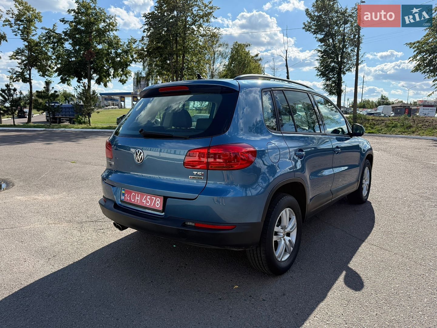 Volkswagen Tiguan 2017 VIN WVGBV7AX5HK010484 фото оголошення 3 з 21