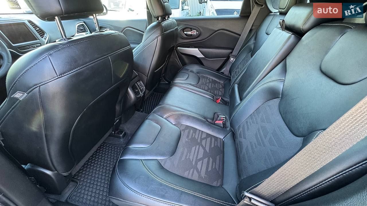 Jeep Cherokee 2022 VIN 1C4PJMCX0ND538919 фото оголошення 9 з 29