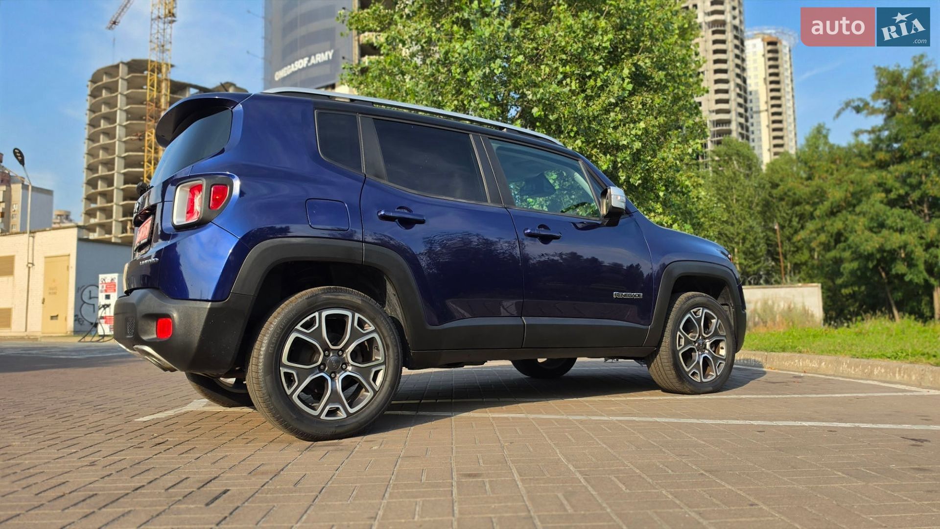 Jeep Renegade 2017 VIN ZACCJBDB3HPF01309 фото оголошення 8 з 87