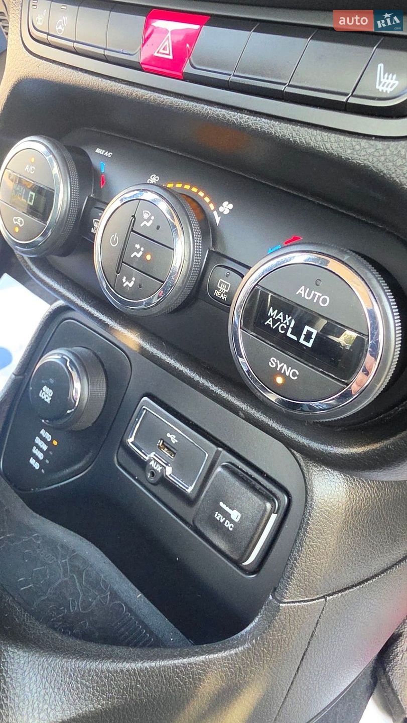 Jeep Renegade 2017 VIN ZACCJBDB3HPF01309 фото оголошення 45 з 87