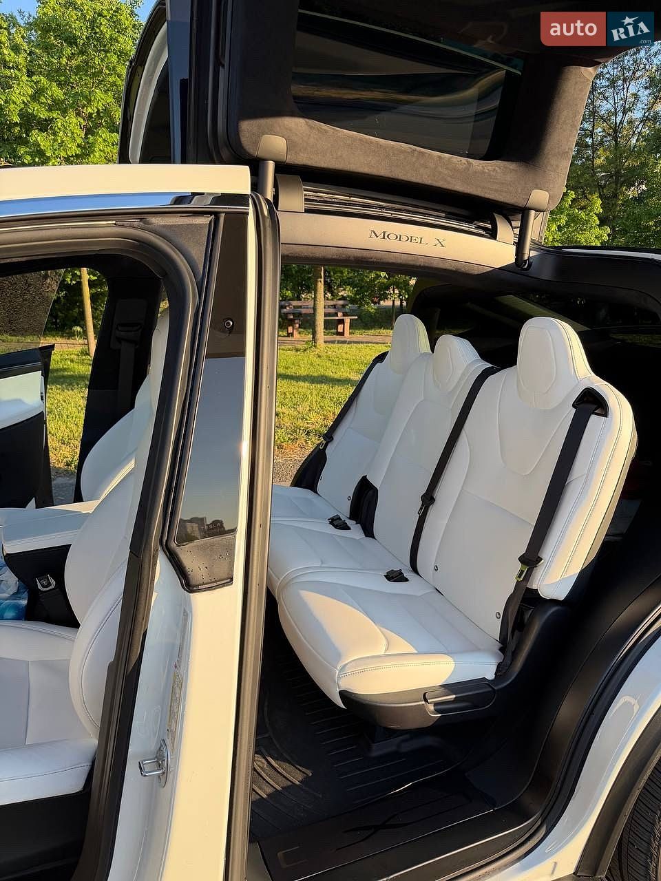 Tesla Model X 2017 VIN 5YJXCDE21HF075469 фото оголошення 6 з 22
