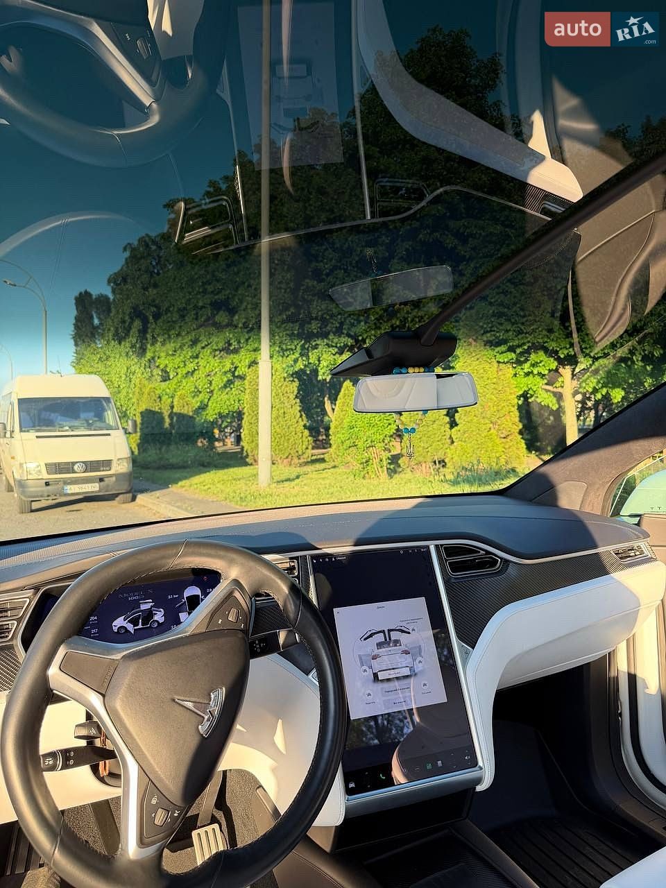 Tesla Model X 2017 VIN 5YJXCDE21HF075469 фото оголошення 15 з 22