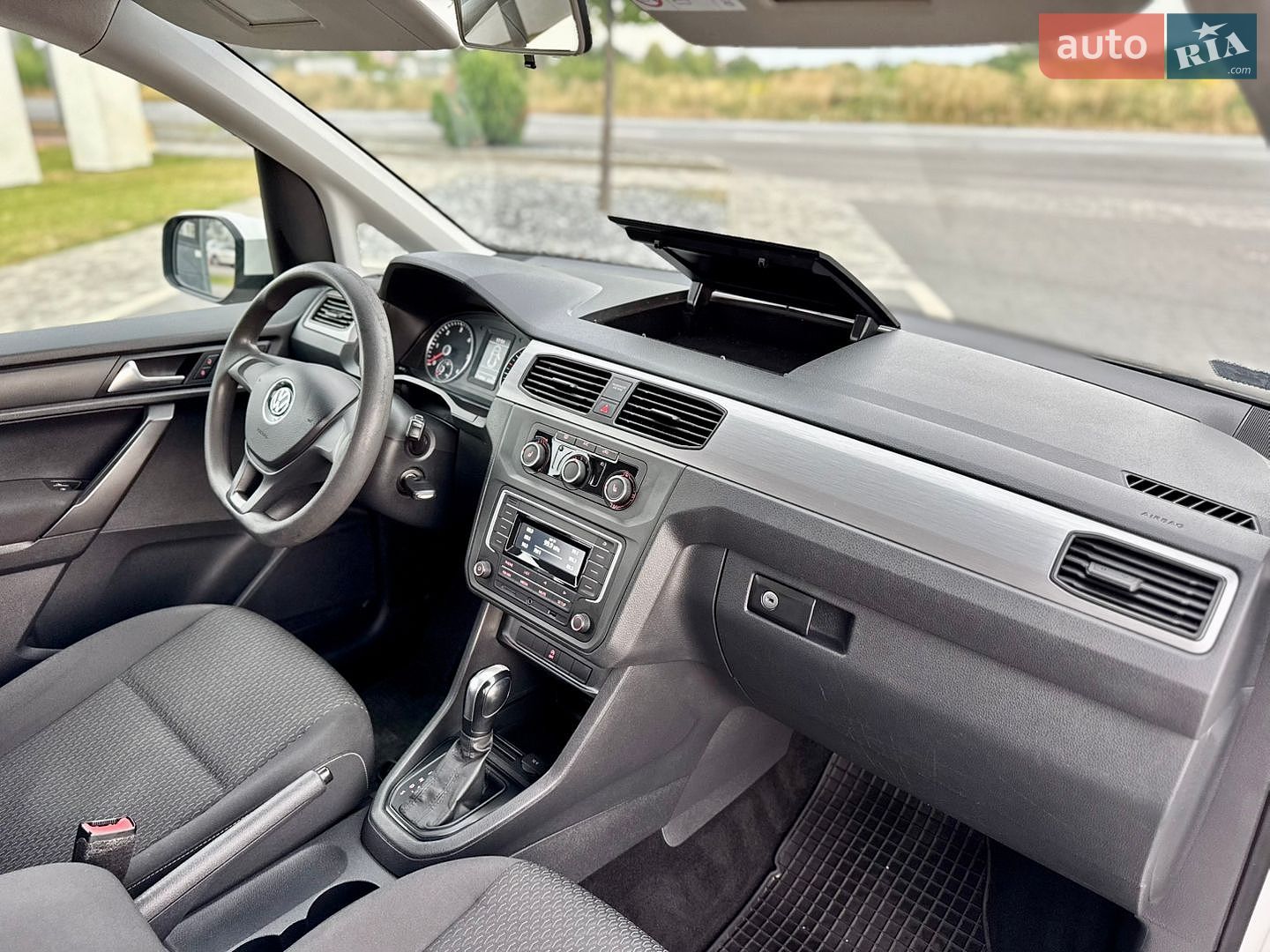 Volkswagen Caddy 2018 VIN WV2ZZZ2KZJX050675 фото оголошення 26 з 35