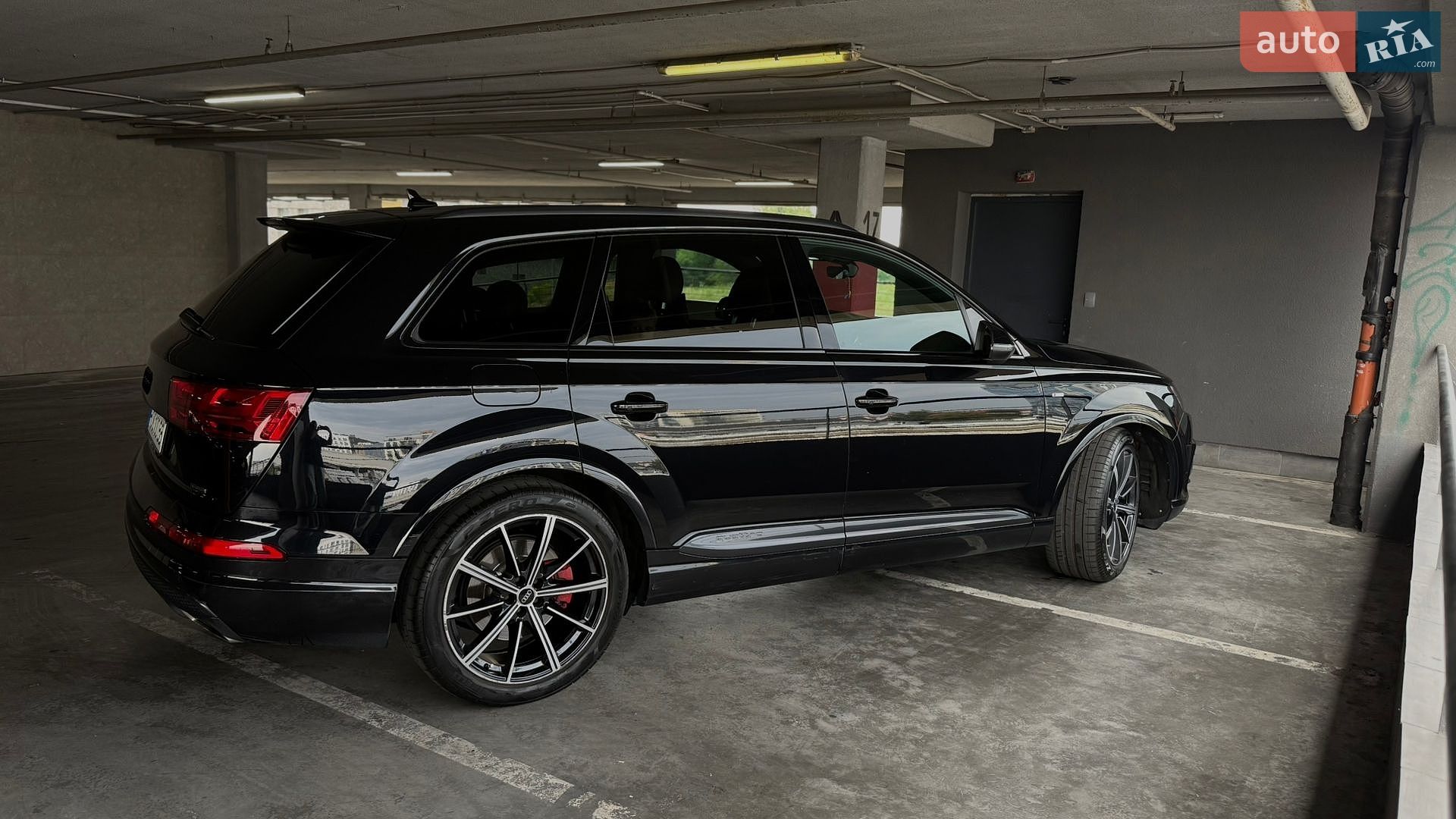 Audi Q7 2017 VIN WAUZZZ4M3HD042016 фото оголошення 5 з 48
