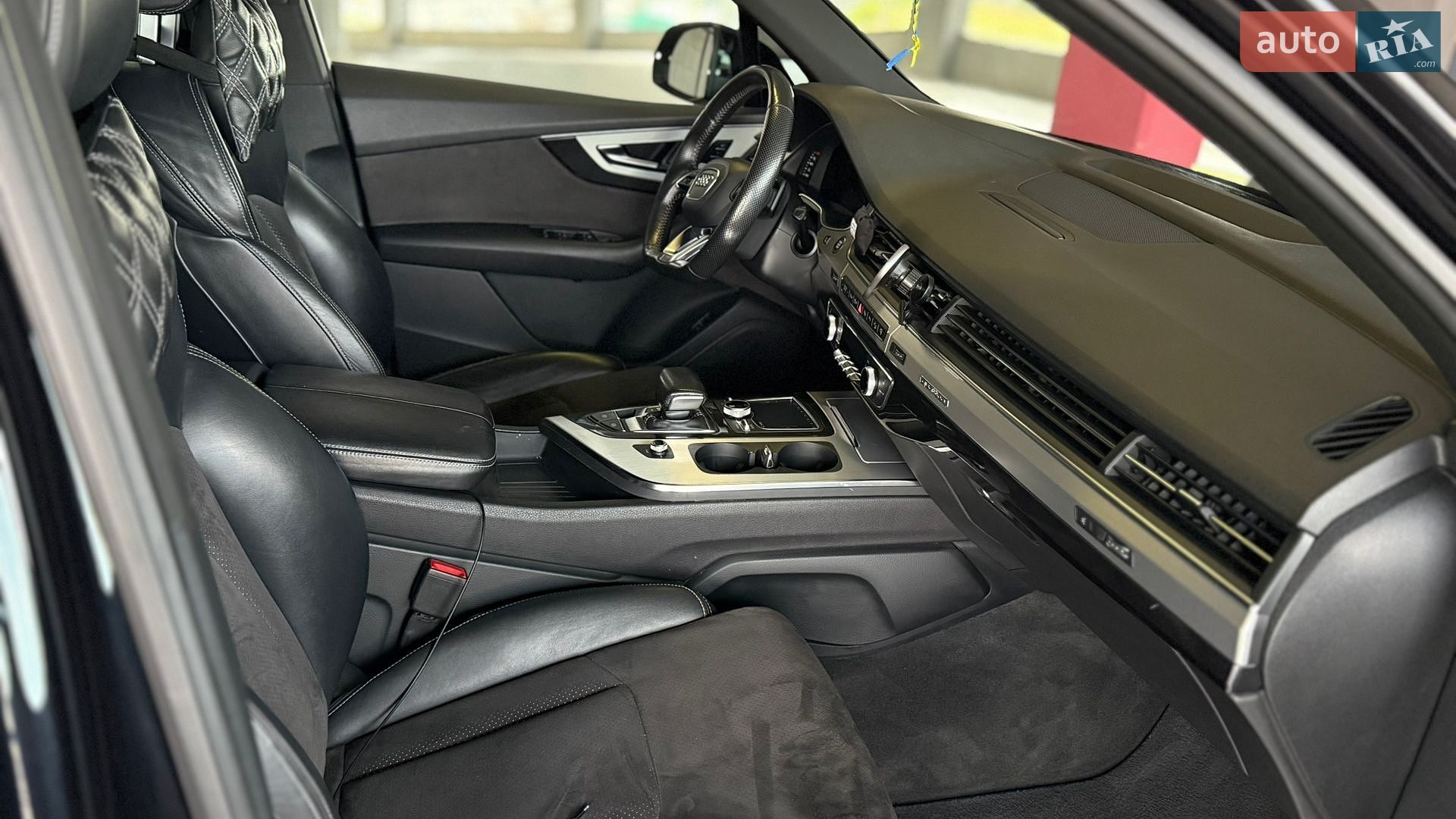 Audi Q7 2017 VIN WAUZZZ4M3HD042016 фото оголошення 17 з 48