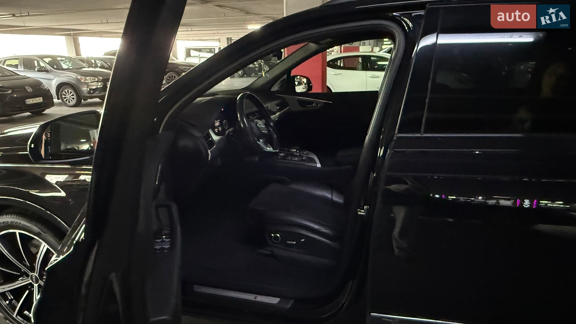 Audi Q7 2017 VIN WAUZZZ4M3HD042016 фото оголошення 25 з 48