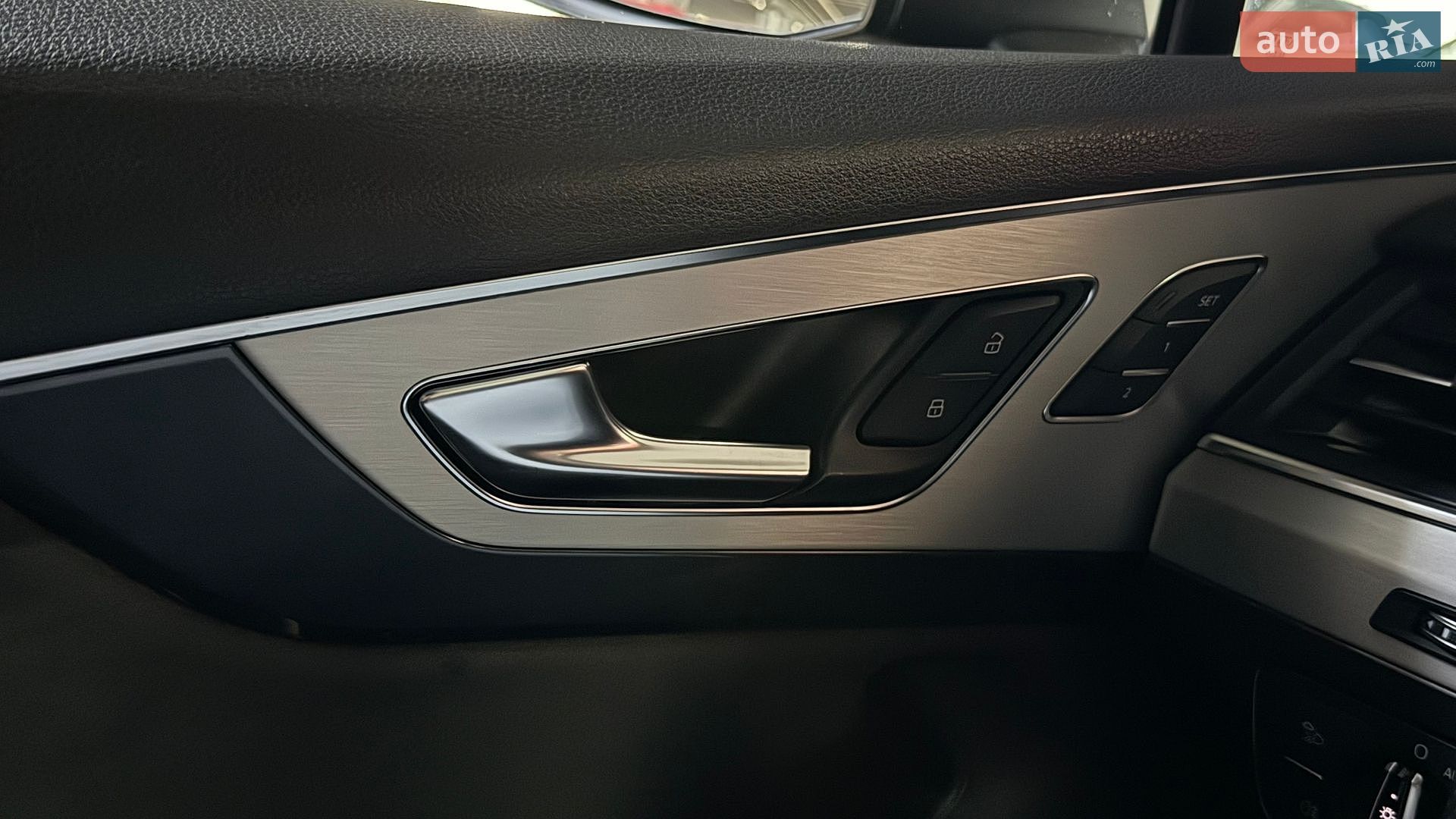 Audi Q7 2017 VIN WAUZZZ4M3HD042016 фото оголошення 36 з 48
