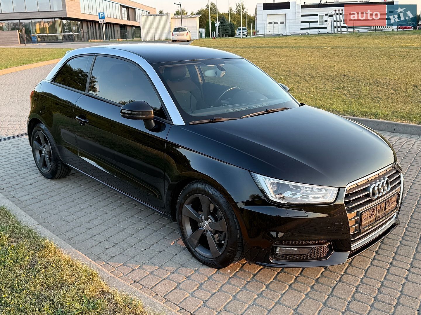 Audi A1 2015 VIN WAUZZZ8X7GB044639 фото оголошення 2 з 16