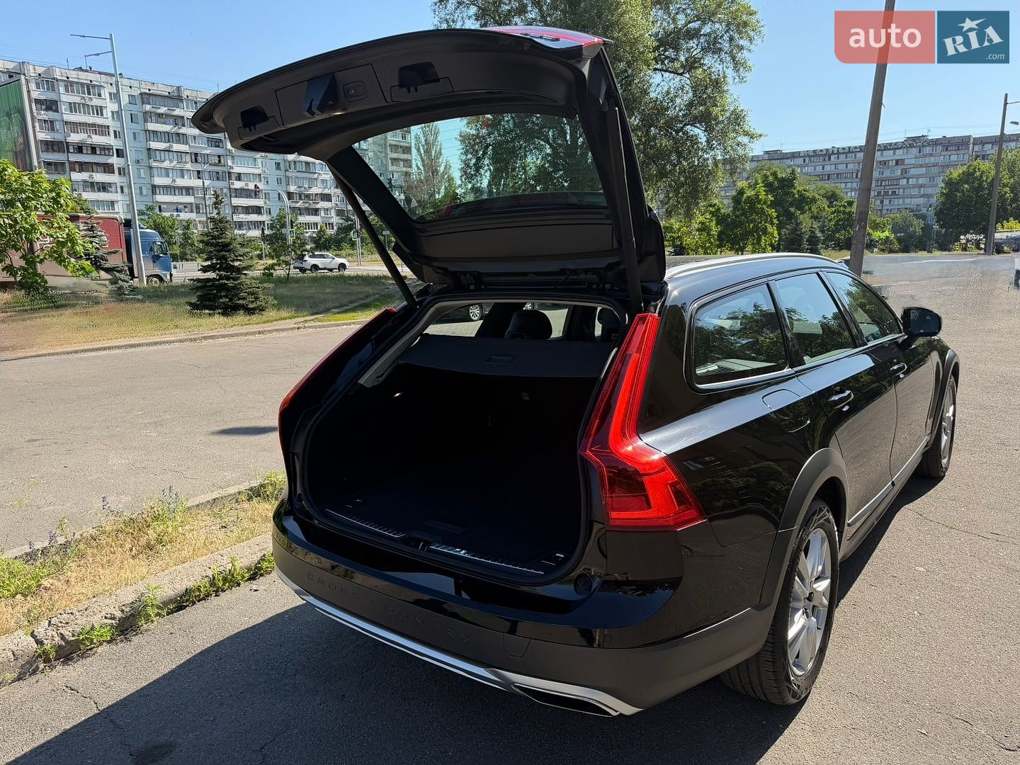 Volvo V90 Cross Country 2018 VIN YV1PZ25TCK1076503 фото оголошення 29 з 33
