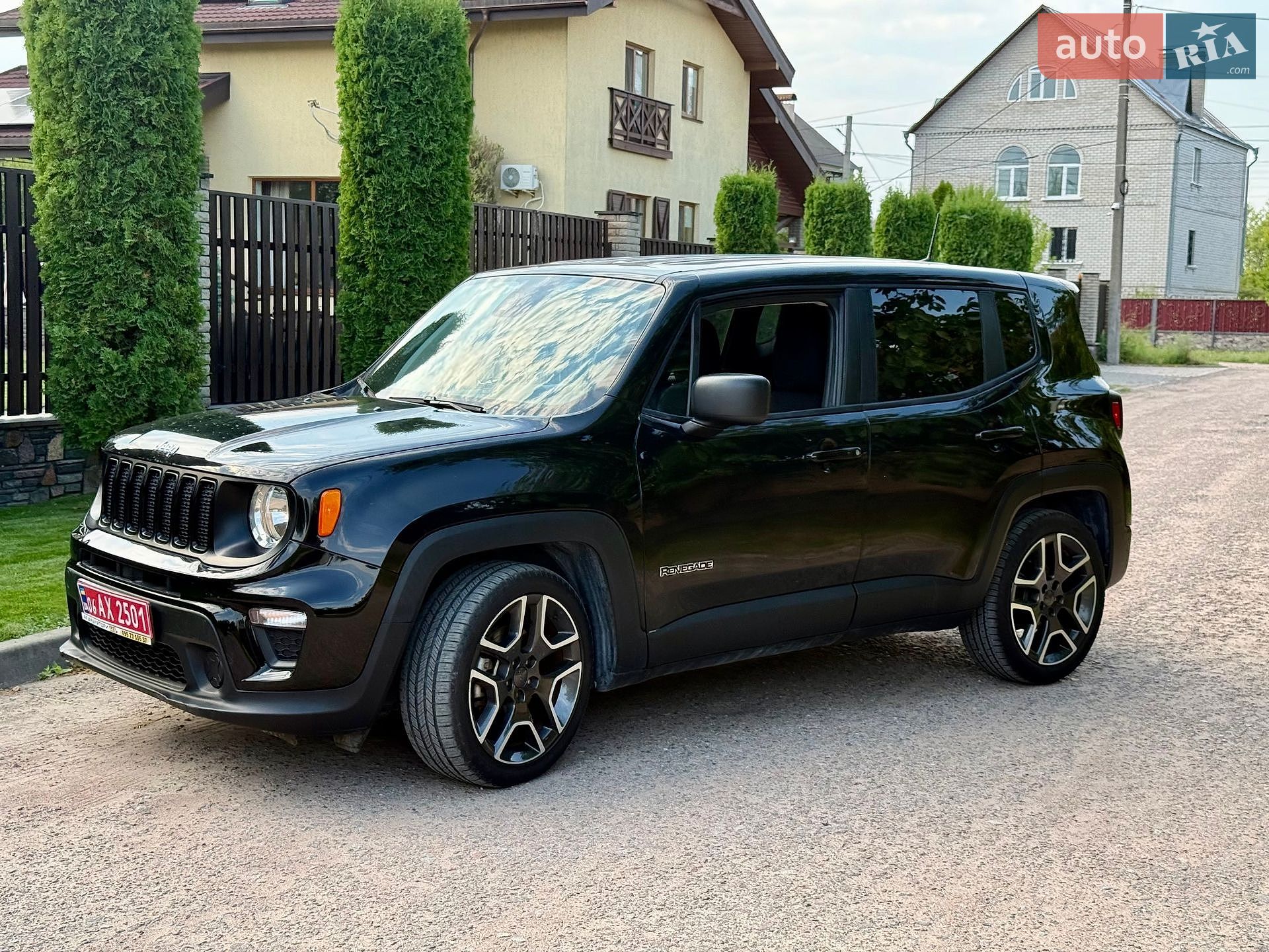 Jeep Renegade 2020 VIN ZACNJCAB4MPM35699 фото оголошення 2 з 40