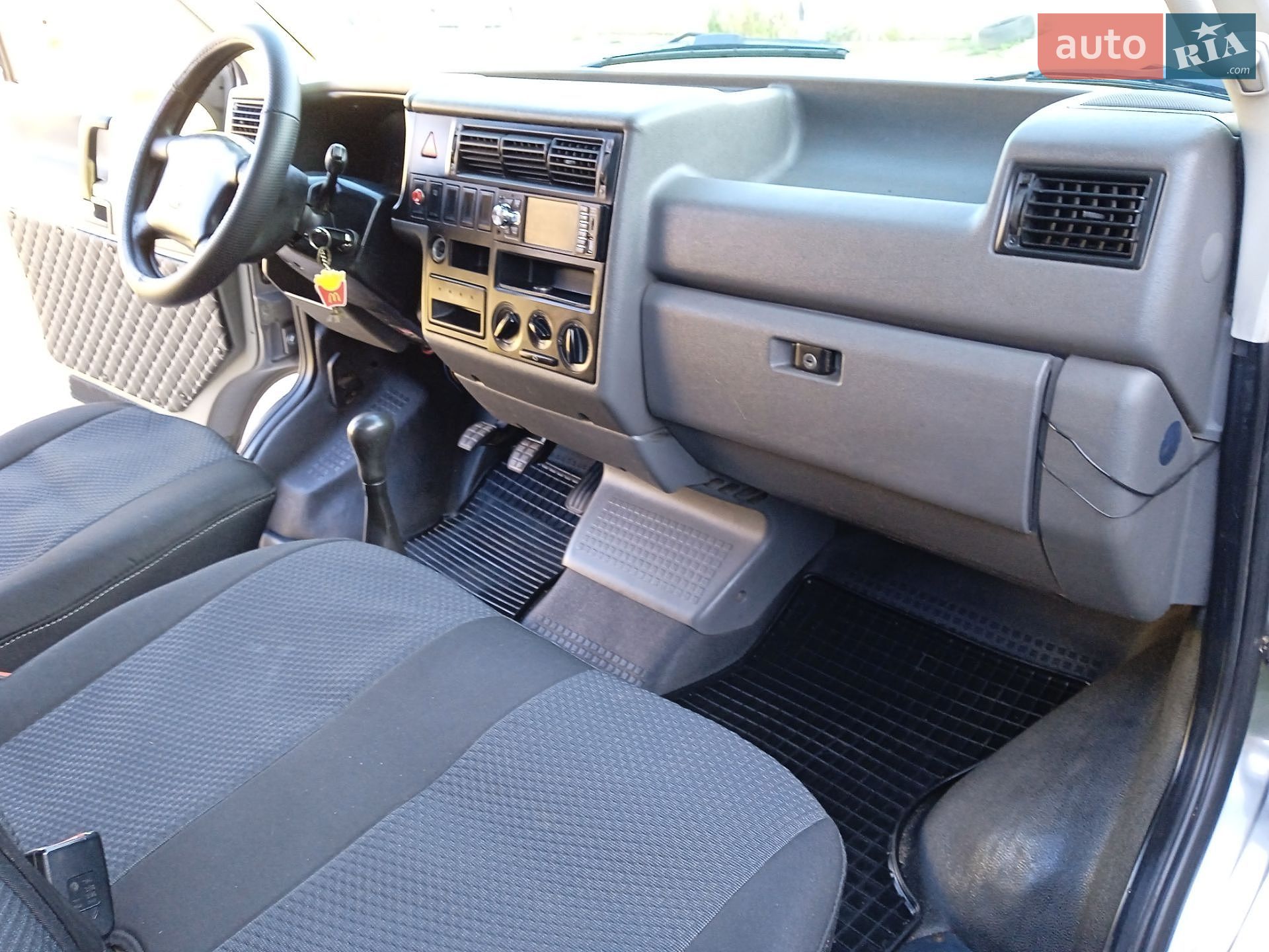 Volkswagen Transporter 2002 VIN WV1ZZZ70Z2X072580 фото оголошення 9 з 28