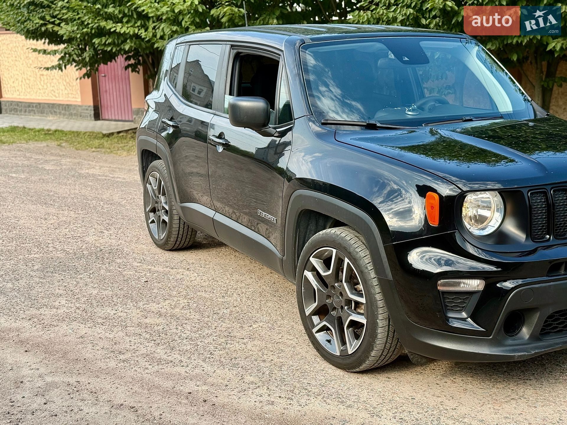 Jeep Renegade 2020 VIN ZACNJCAB4MPM35699 фото оголошення 17 з 40