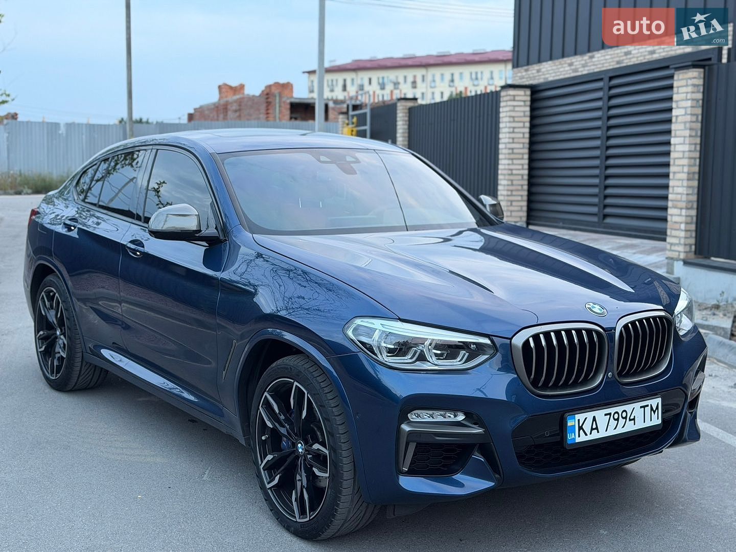 BMW X4 2018 VIN 5UXUJ5C51KLJ62772 фото оголошення 3 з 25