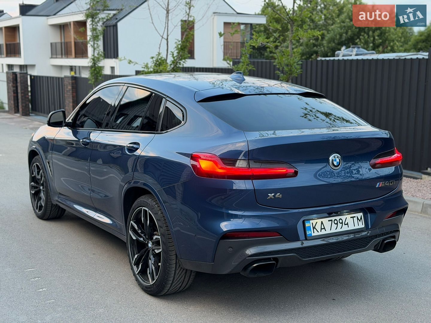 BMW X4 2018 VIN 5UXUJ5C51KLJ62772 фото оголошення 4 з 25