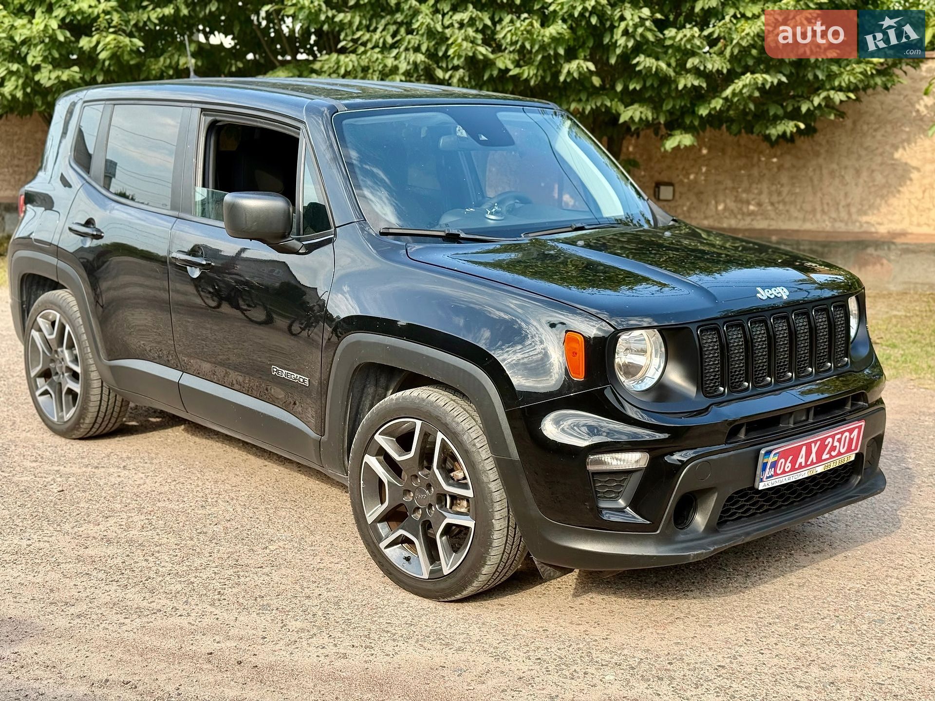 Jeep Renegade 2020 VIN ZACNJCAB4MPM35699 фото оголошення 18 з 40
