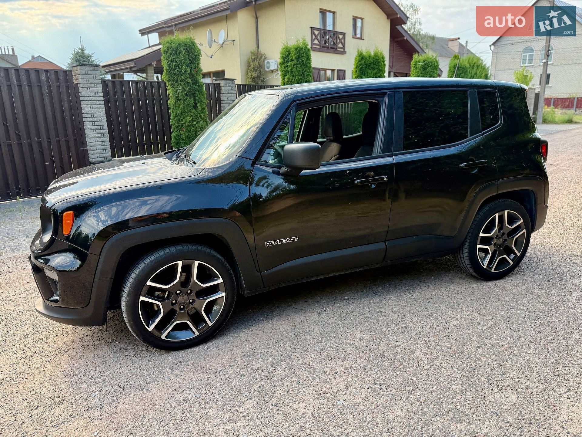 Jeep Renegade 2020 VIN ZACNJCAB4MPM35699 фото оголошення 20 з 40