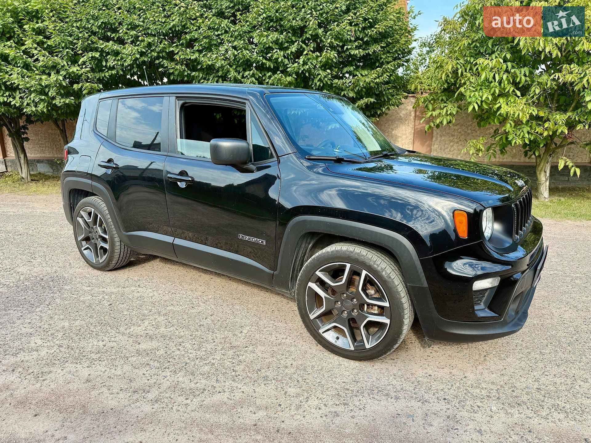 Jeep Renegade 2020 VIN ZACNJCAB4MPM35699 фото оголошення 19 з 40