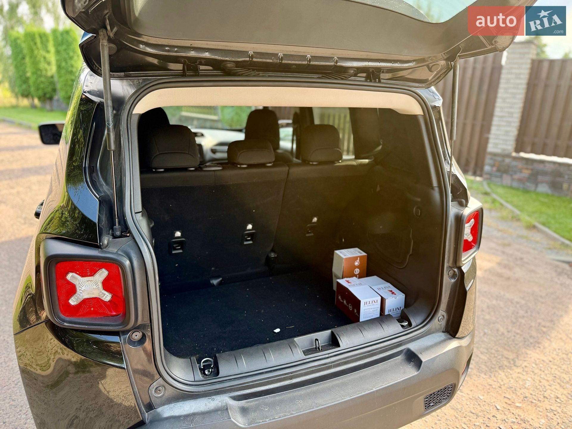 Jeep Renegade 2020 VIN ZACNJCAB4MPM35699 фото оголошення 30 з 40