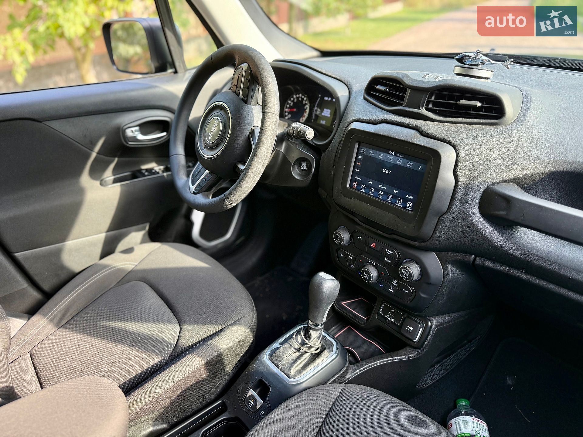 Jeep Renegade 2020 VIN ZACNJCAB4MPM35699 фото оголошення 37 з 40