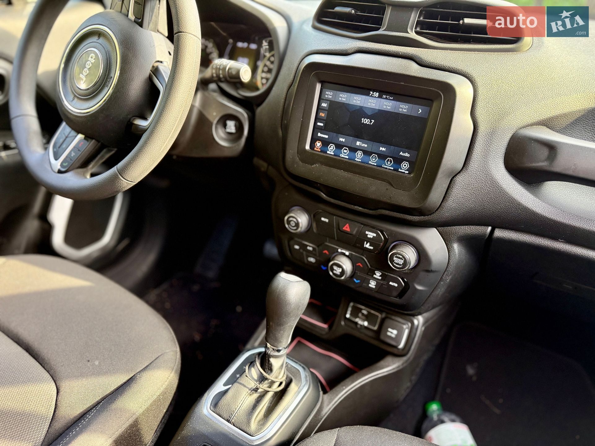 Jeep Renegade 2020 VIN ZACNJCAB4MPM35699 фото оголошення 36 з 40