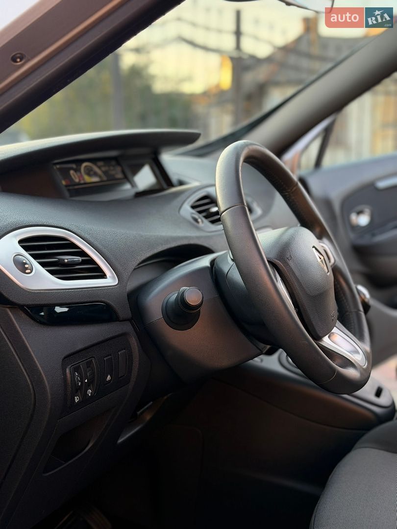 Renault Grand Scenic 2012 VIN VF1JZ1GB247141793 фото оголошення 32 з 65